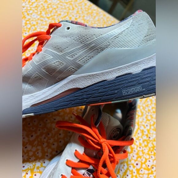 ASICS running shoes, fun colors, great support in shoes, gently worn, size 10 - Picture 3 of 10